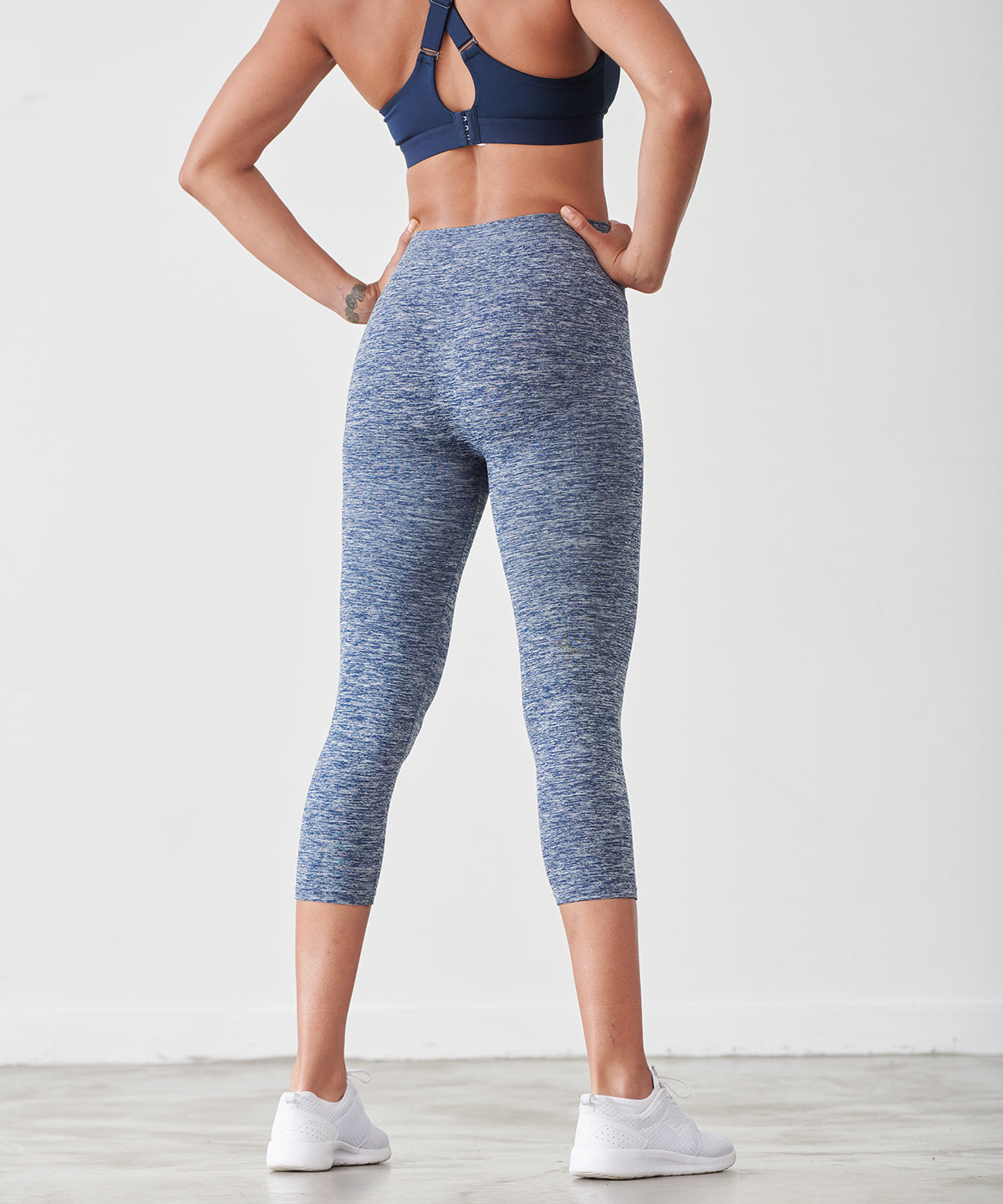 Women's seamless cropped leggings